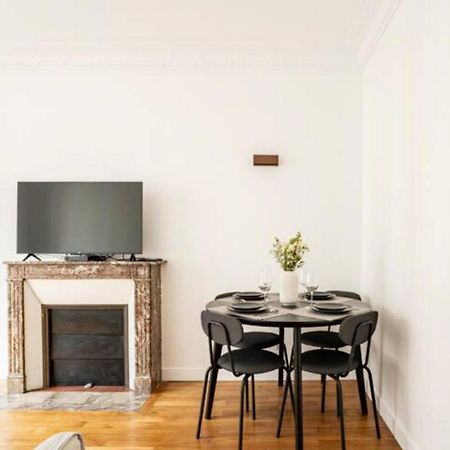The Square, Paris-Asnieres, Private Apartment With Bedroom And Living Room Dış mekan fotoğraf