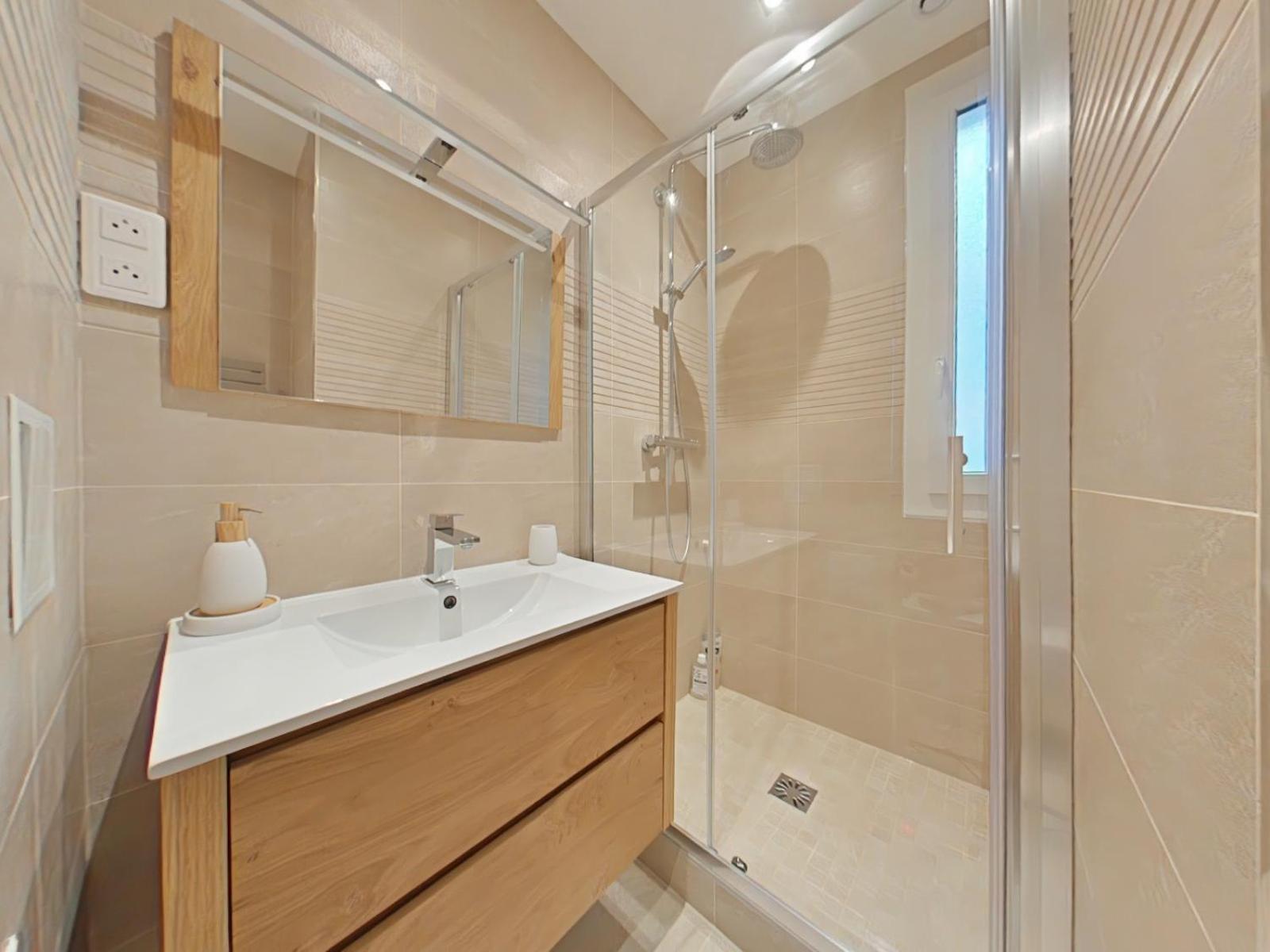 The Square, Paris-Asnieres, Private Apartment With Bedroom And Living Room Dış mekan fotoğraf